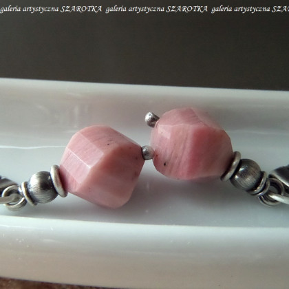 szarotka - kolczyki  - PUDROWE kolczyki z rodonitu i srebra foto #1
