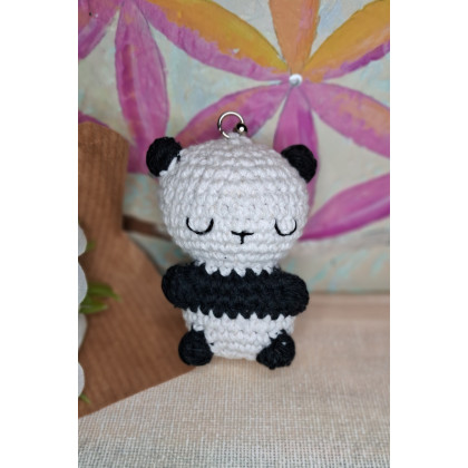 Yulia Szczerbak - drobne upominki - Zawieszka Dziecko Panda na szydełku brelok Keychain bawełna zwierzęta foto #1