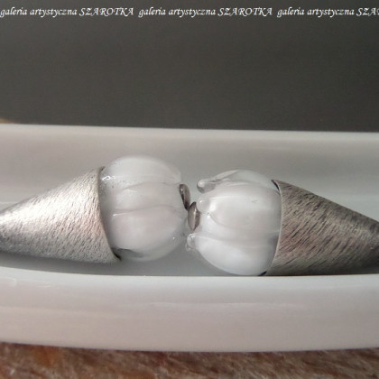 szarotka - kolczyki - WHITE BUDS kolczyki z lampworku i srebra foto #1