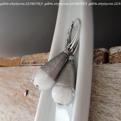 szarotka - kolczyki - WHITE BUDS kolczyki z lampworku i srebra foto #2