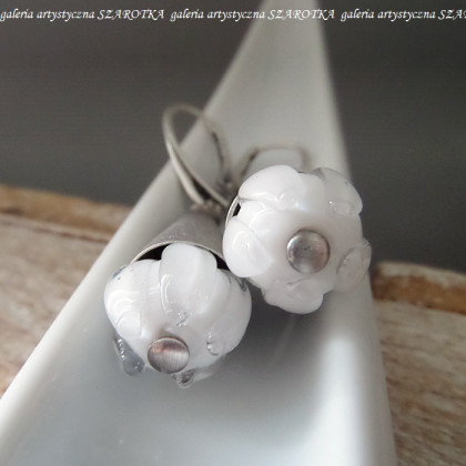 szarotka - kolczyki - WHITE BUDS kolczyki z lampworku i srebra foto #3