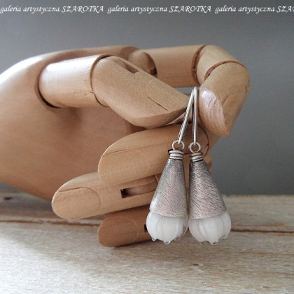 szarotka - kolczyki - WHITE BUDS kolczyki z lampworku i srebra foto #4
