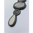 Artystyczny naszyjnik boho z haftem koralikowym i ceramicznym wisiorem (podszyty skórą naturalną)161