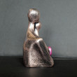 Rzeźba Para Zakochanych róż metaliczny wys. 11,8 cm