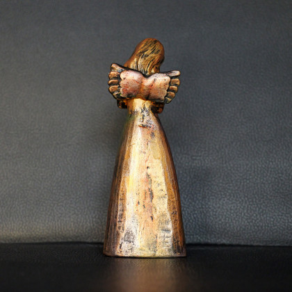 Justyna Jaszke - rzeźby - Rzeźba złoty Anioł z czerwonym sercem wys. 13,3 cm foto #4