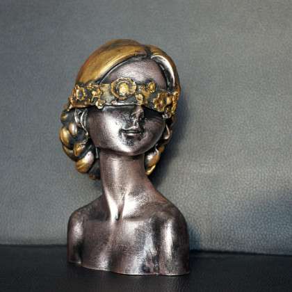 Rzeźba Kobiecy portret kwiaty na oczach wys. 13,8 cm, Justyna Jaszke, rzeźby