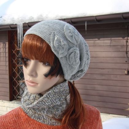 Moena, halo-pracownia, czapki