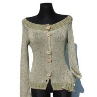 SWETER Z DREWNIANYMI GUZIKAMI