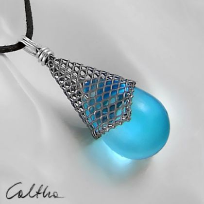 Turkusowy w rożku - wisior, Caltha, wisiory