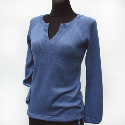 sweterek niebieski, halo-pracownia, swetry