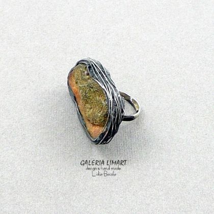 Galeria LiMaRt - pierścionki -  Bursztyn zjawiskowy na palcu. foto #3