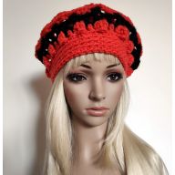 Ozdobny, ażurowy beret w paseczki