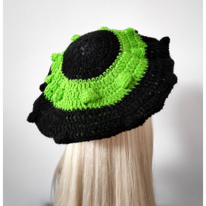 Moon Light - berety,kaszkiety - Ozdobny, czarno-zielony beret w paseczki foto #1