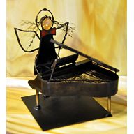 ANIOŁEK WITRAŻOWY PIANISTA